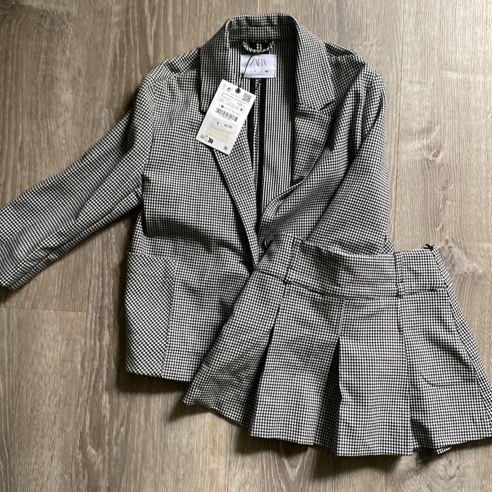 Zara black and white blazer and skirt set! Size 7, brand new